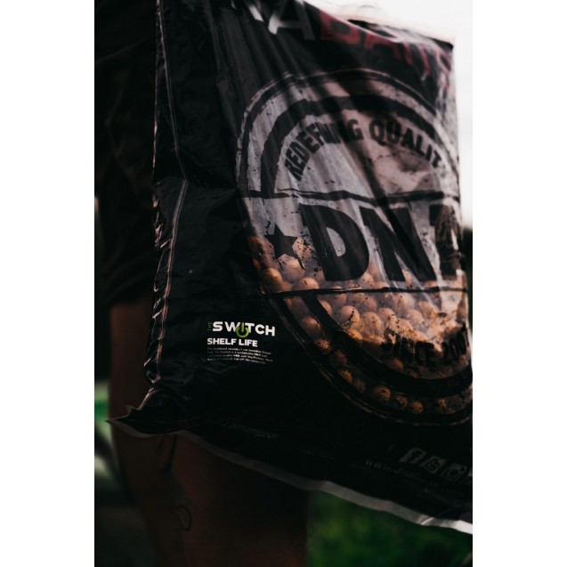 18mm The Switch Boilies 1Kg - Dna Baits